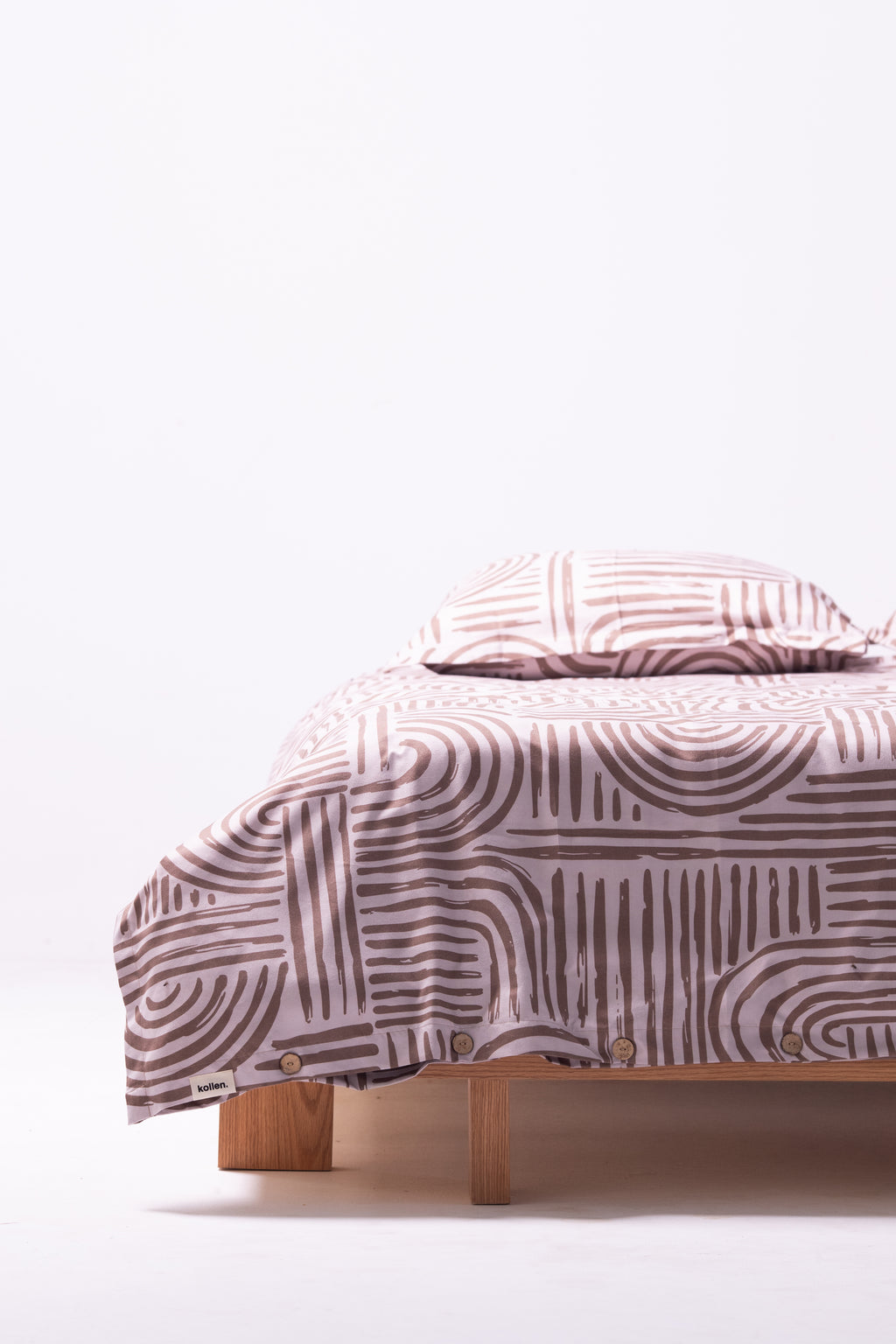 Premium Percale Duvet Cover – Organic Flow (Brown on White)