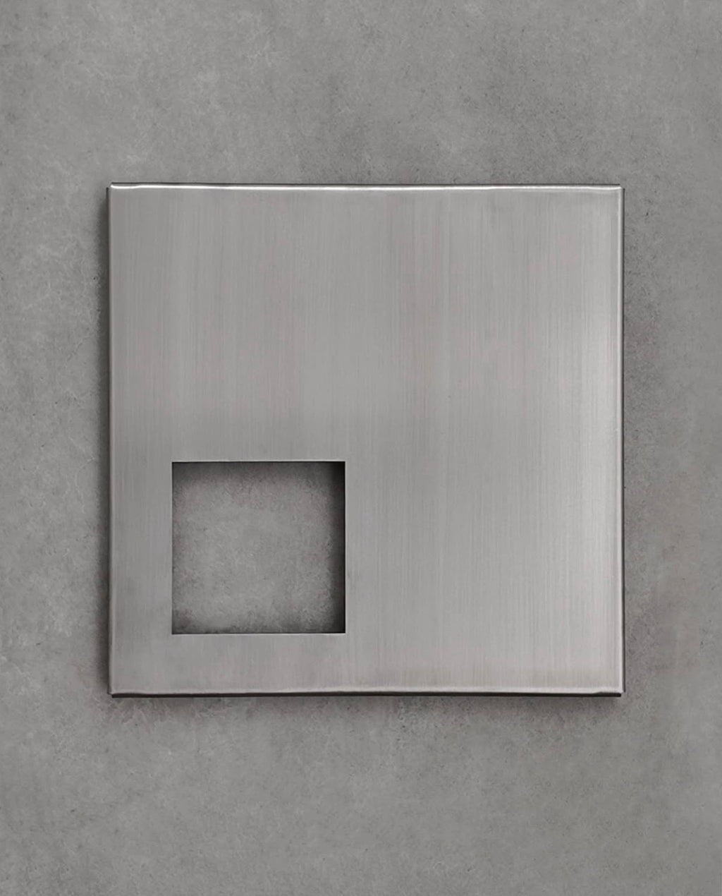 FRAME 01 — APERTURE