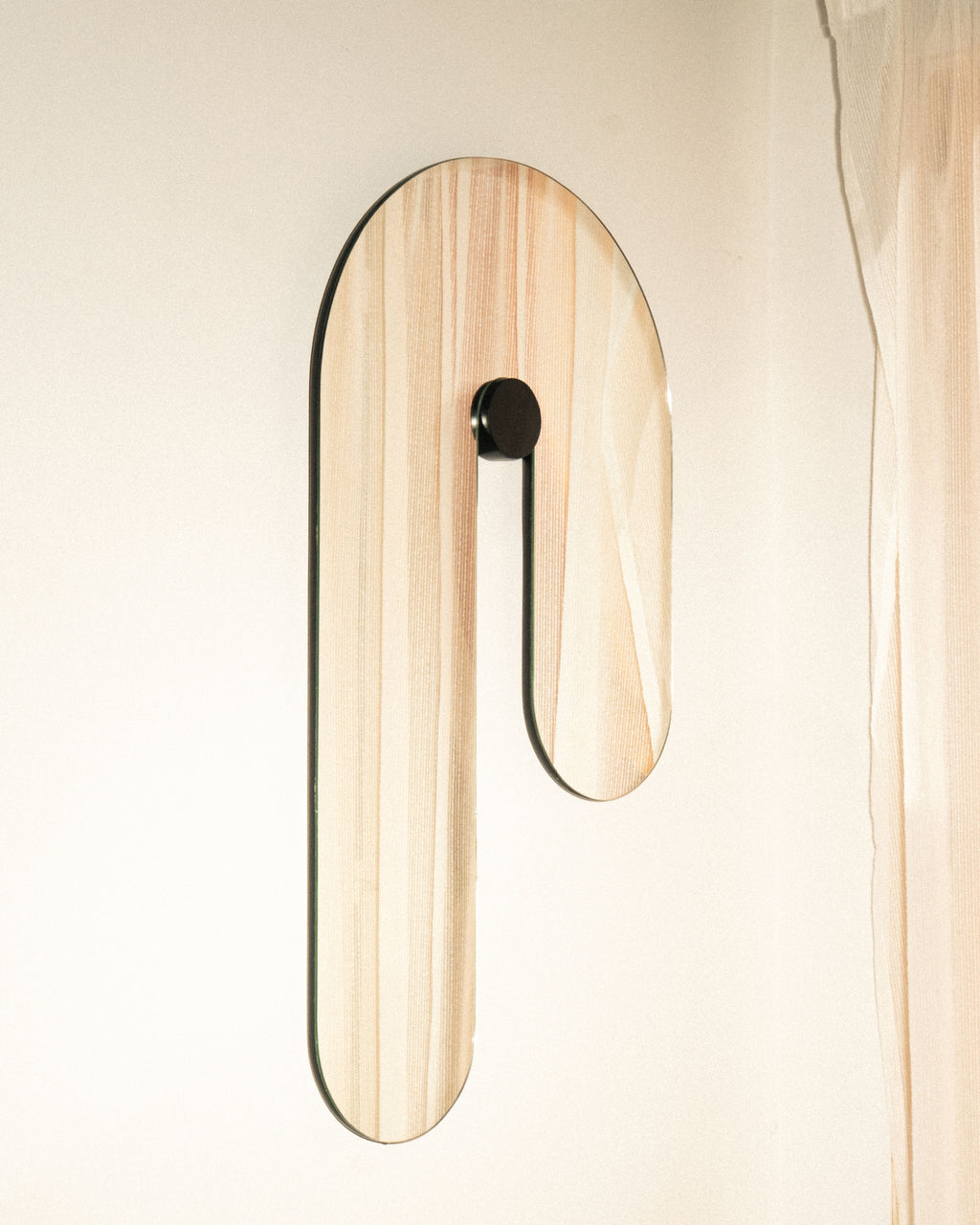 Aura 01 Mirror