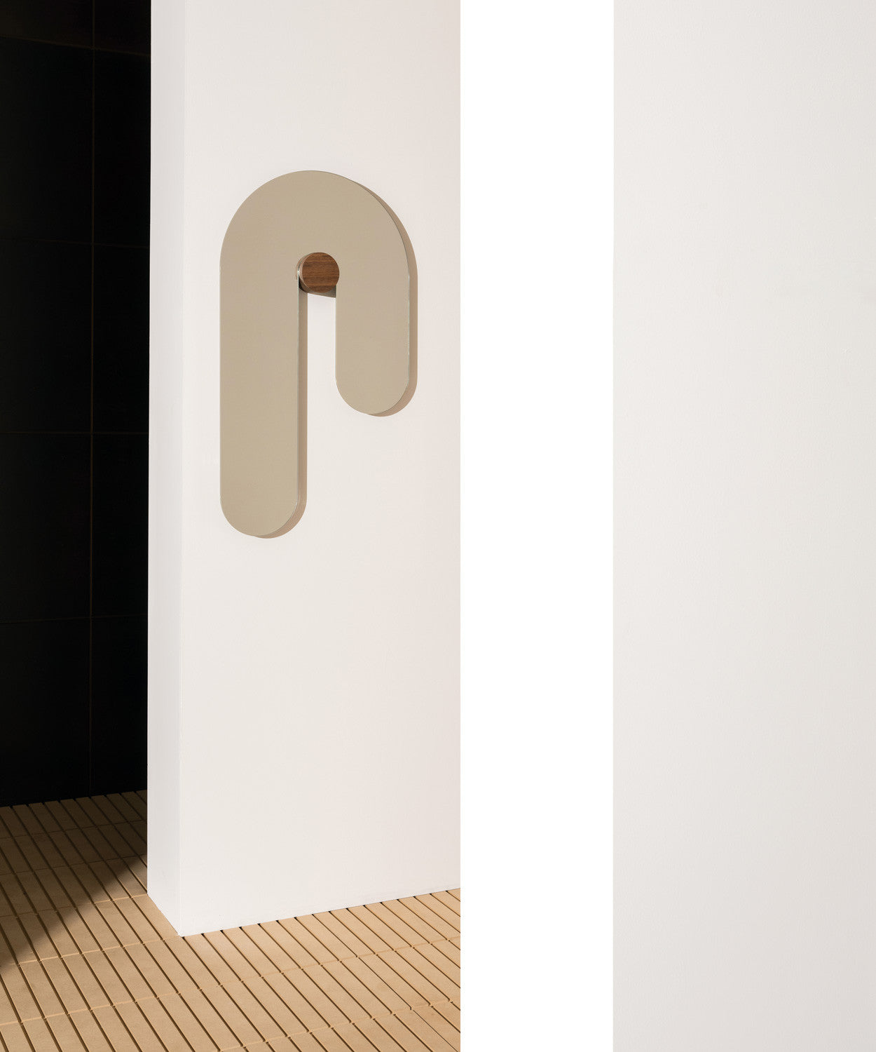Aura 01 Mirror